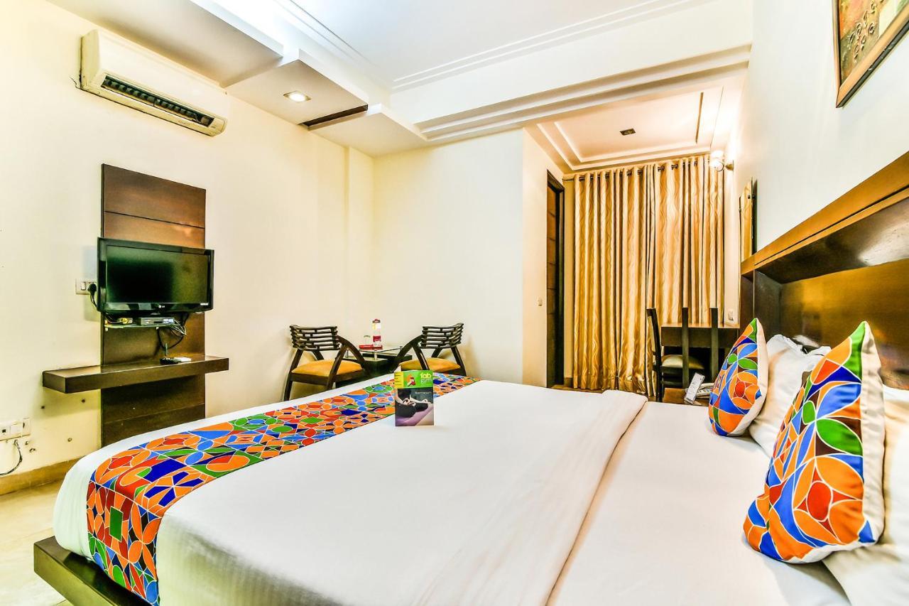 Fabhotel Oasis Dlf Phase 3 Gurgaon Exterior photo